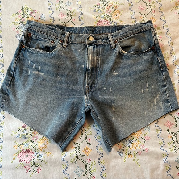 Vintage Women’s Levi's Men’s Jeans High Rise Denim Cut Off Shorts - Picture 2 of 9